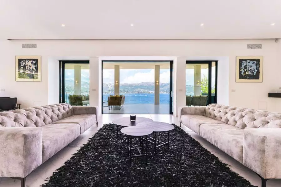 Villa 365m² in Croatia, Elafiti. Priced at 3500000€ rent photo-18
