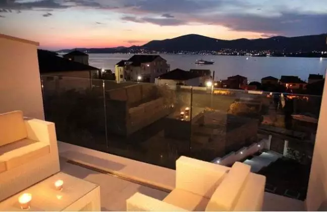 Villa 200m² in Croatia, Ciovo. Priced at 800000€ rent photo-3