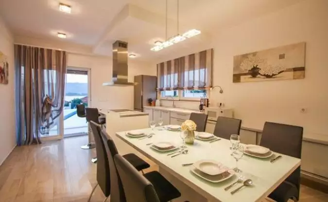 Villa 200m² in Croatia, Ciovo. Priced at 800000€ rent photo-9