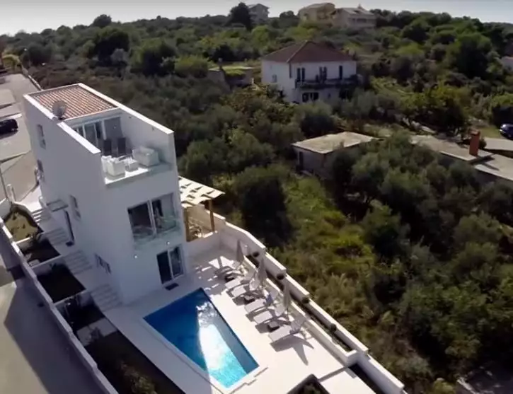Villa 200m² in Croatia, Ciovo. Priced at 800000€ rent photo-11