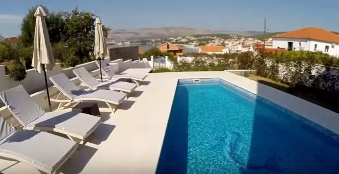 Villa 200m² in Croatia, Ciovo. Priced at 800000€ rent photo-13