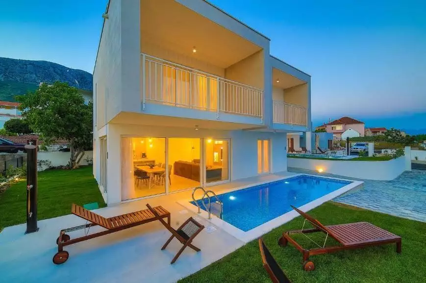 Villa 140m² in Croatia, Kastela. Priced at 620000€ rent photo-1