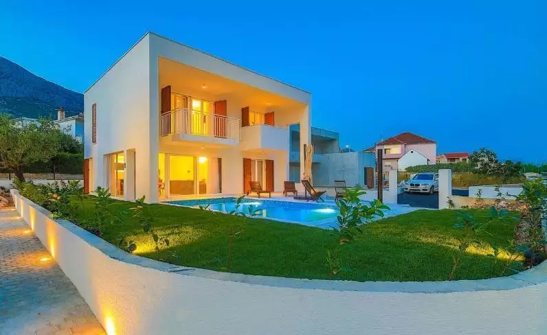Villa 140m² in Croatia, Kastela. Priced at 620000€ rent photo-3