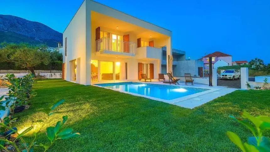 Villa 140m² in Croatia, Kastela. Priced at 620000€ rent photo-5