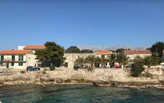 Villa 650m² in Croatia, Sucuraj. Priced at 1100000€ rent photo-4
