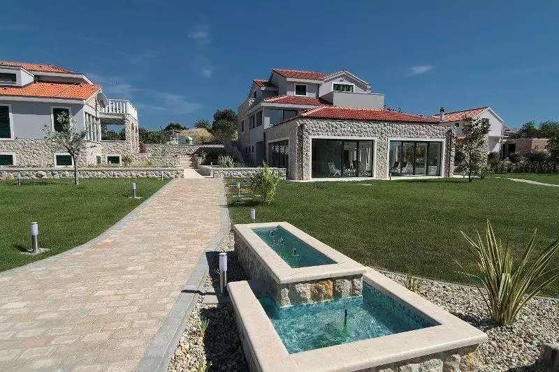 Villa 700m² in Croatia, Murter. Priced at 4700000€ rent photo-2