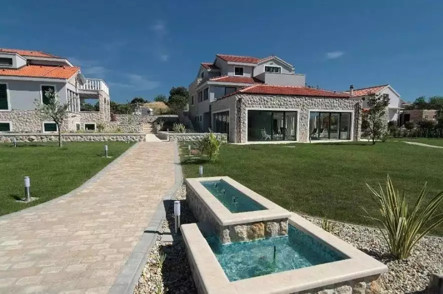 Villa 700m² in Croatia, Murter. Priced at 4700000€ rent photo-19