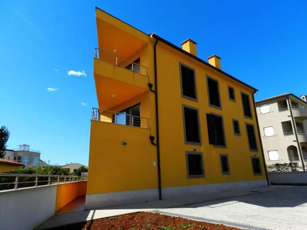 Hotels 600m² in Croatia, Premantura. Priced at 900000€ rent photo-1