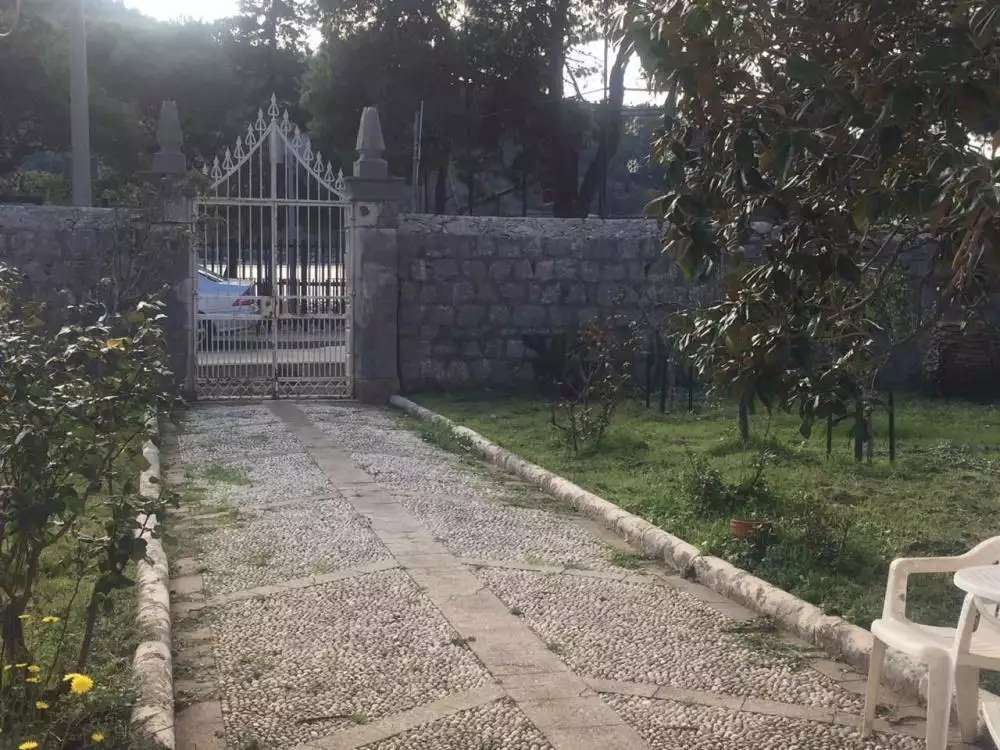 Villa 250m² in Croatia, Mokosica. Priced at 1300000€ rent photo-6