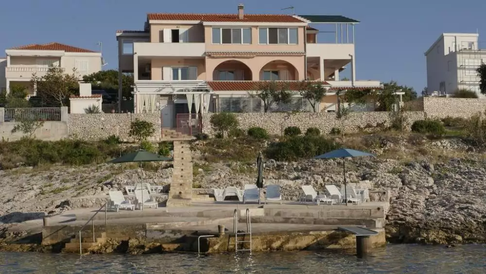 Hotels 570m² in Croatia, Razanj. Priced at 1730000€ rent photo-1