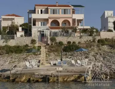 Buy in Croatia for 1730000€