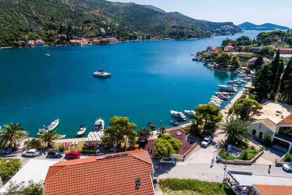 Hotels 825m² in Croatia, Dubrovnik. Priced at 1750000€ rent photo-6