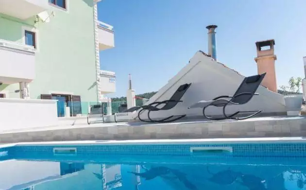 Hotels 460m² in Croatia, Ciovo. Priced at 1000000€ rent photo-3