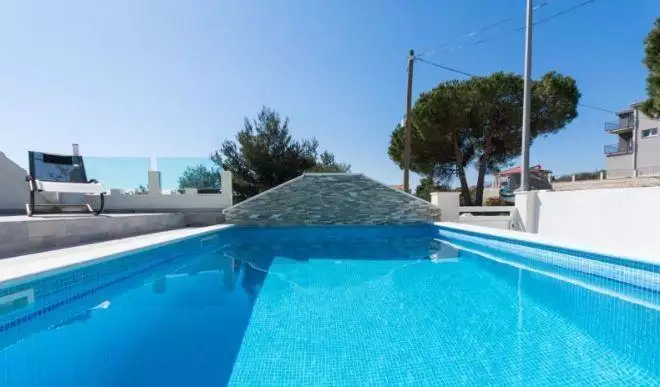 Hotels 460m² in Croatia, Ciovo. Priced at 1000000€ rent photo-16