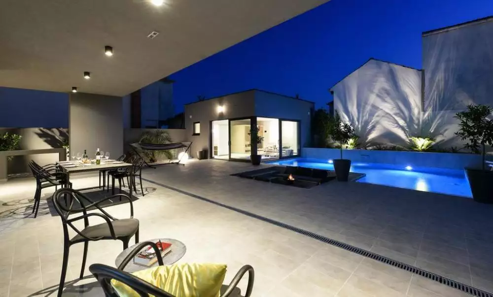 Villa 355m² in Croatia, Zadar. Priced at 2000000€ rent photo-6