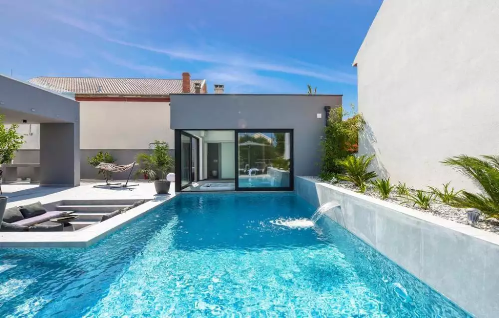Villa 355m² in Croatia, Zadar. Priced at 2000000€ rent photo-9
