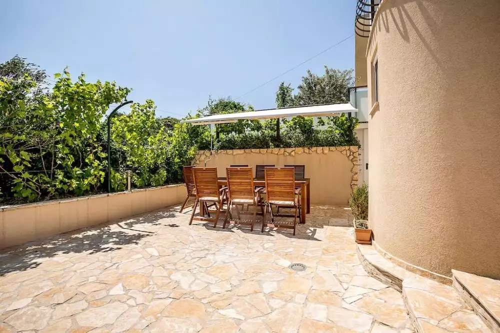 Villa 200m² in Croatia, Trstenik. Priced at 1500000€ rent photo-6