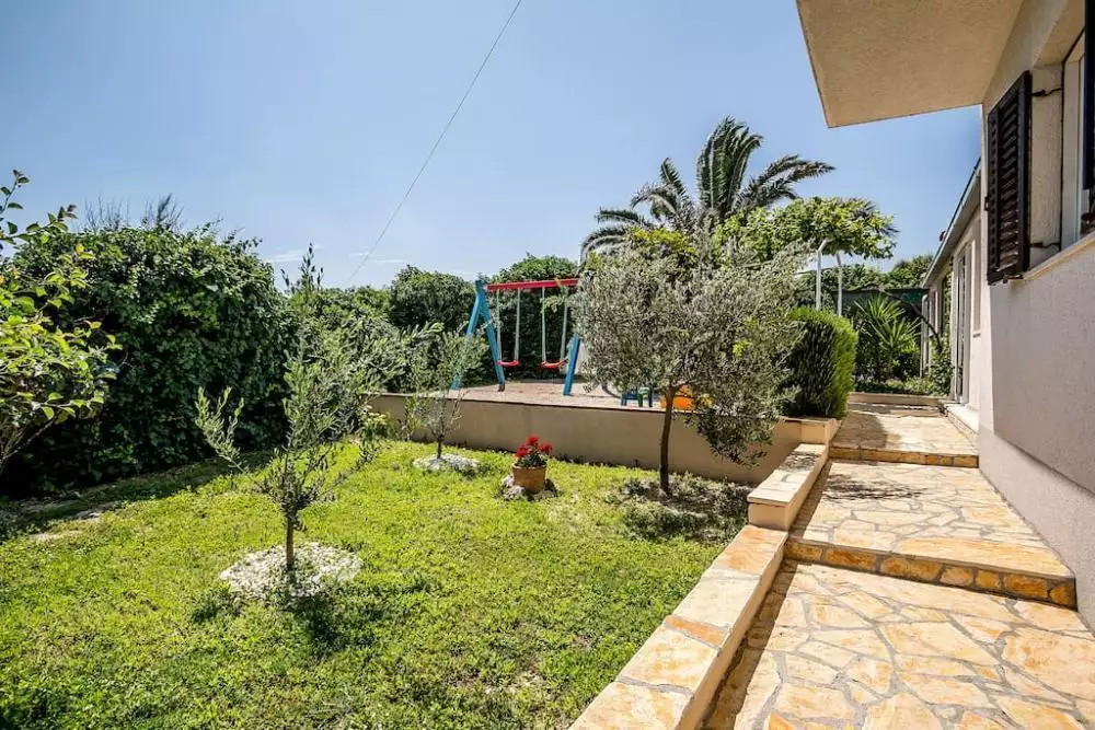 Villa 200m² in Croatia, Trstenik. Priced at 1500000€ rent photo-7