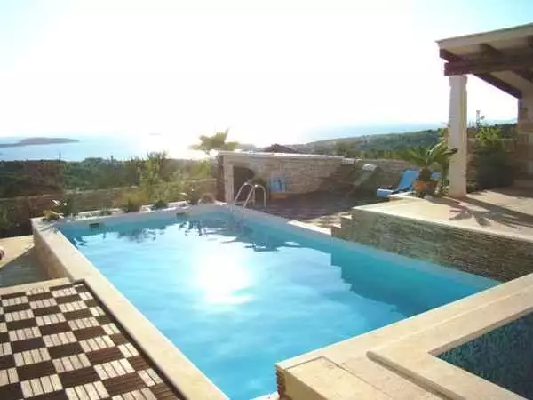 Villa 200m² in Croatia, Rogoznica. Priced at 900000€ rent photo-1