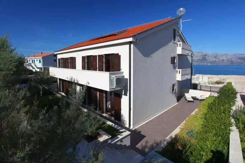 Villa 746m² in Croatia, Povlja. Priced at 1300000€ rent photo-5
