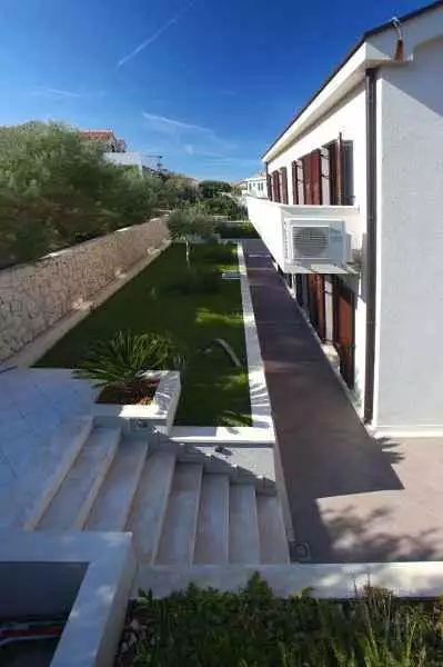 Villa 746m² in Croatia, Povlja. Priced at 1300000€ rent photo-7