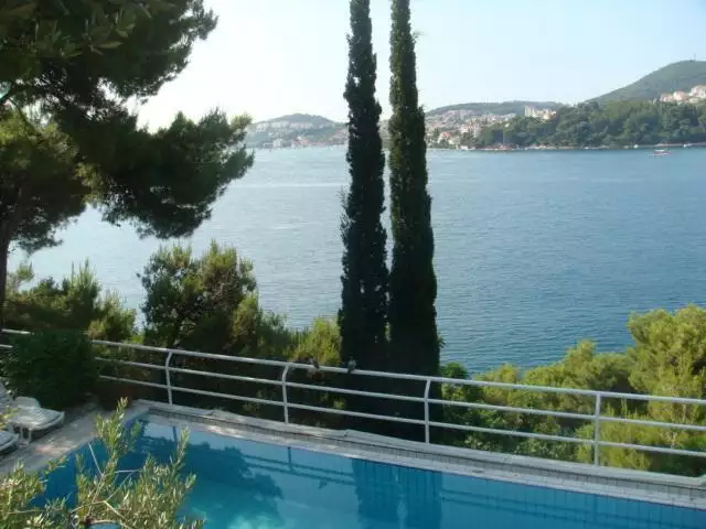 Villa 300m² in Croatia, Lozica. Priced at 2300000€ rent photo-2