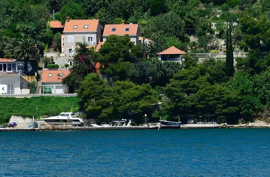 Villa 300m² in Croatia, Lozica. Priced at 2300000€ rent photo-3