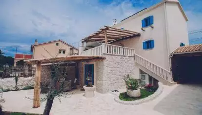 Villa 240m² in Croatia, Dobrinj. Priced at 699000€ rent photo-3