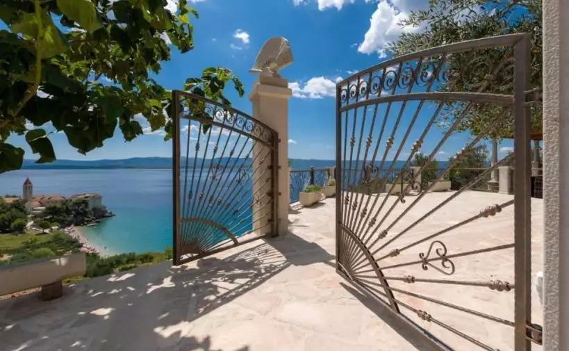 Villa 110m² in France, Beaulieu-sur-Mer. Priced at 2500000€ rent photo-1