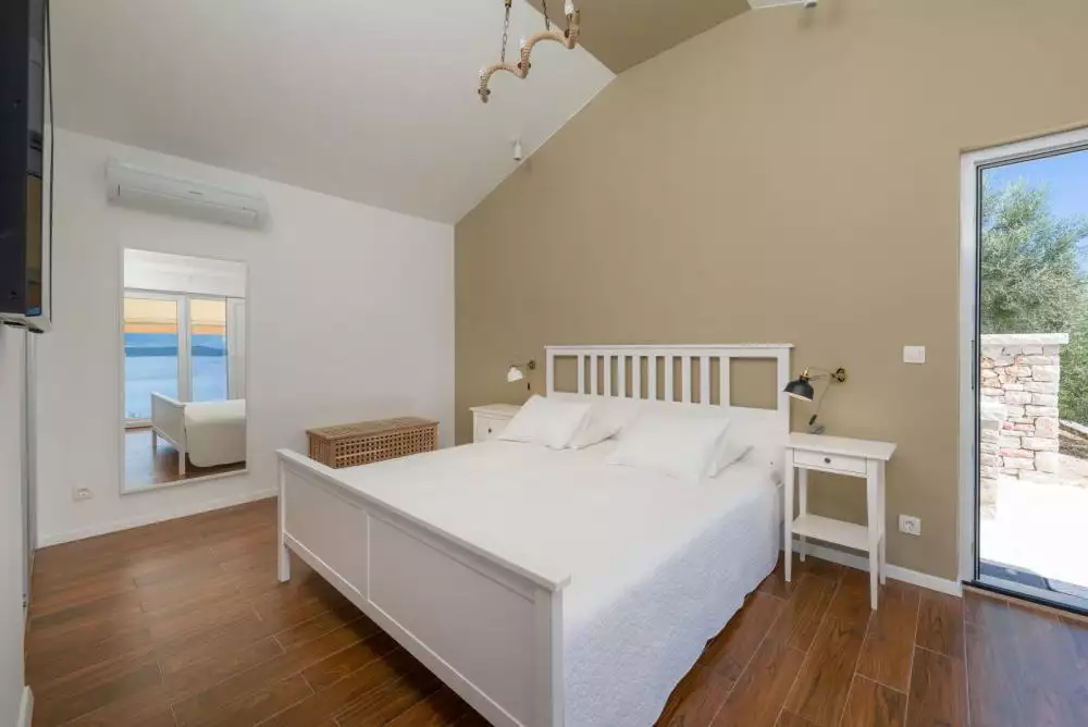 Villa 110m² in France, Beaulieu-sur-Mer. Priced at 2500000€ rent photo-8
