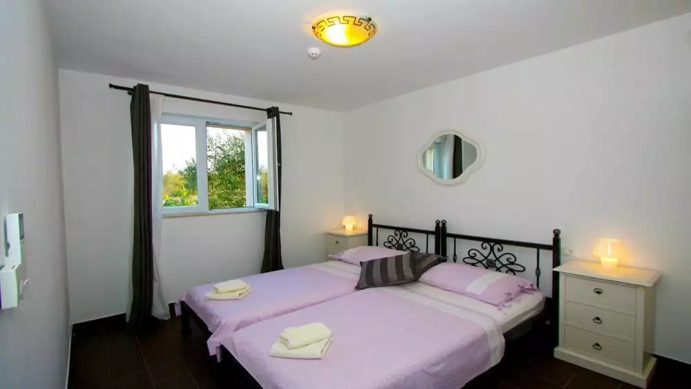 Villa 189m² in Croatia, Sutivan. Priced at 900000€ rent photo-14