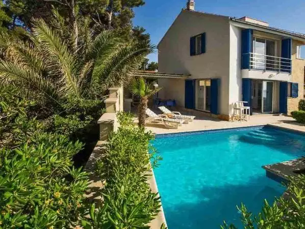 Villa 230m² in Croatia, Supetar. Priced at 1800000€ rent photo-8