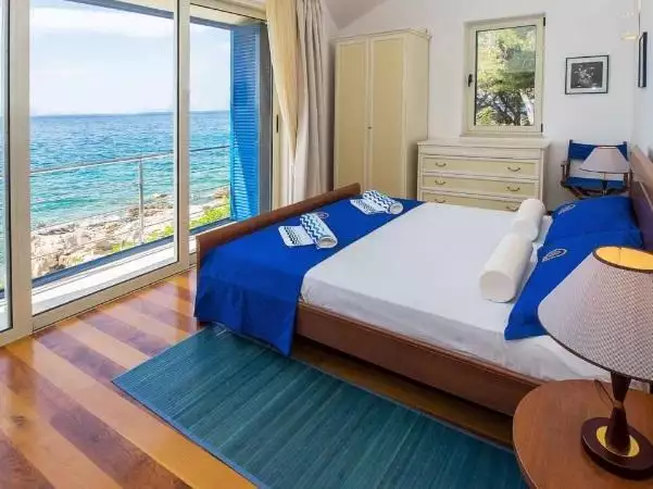 Villa 230m² in Croatia, Supetar. Priced at 1800000€ rent photo-11