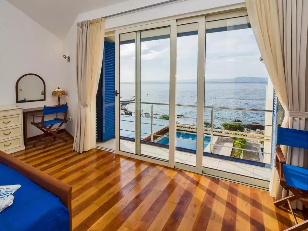 Villa 230m² in Croatia, Supetar. Priced at 1800000€ rent photo-14