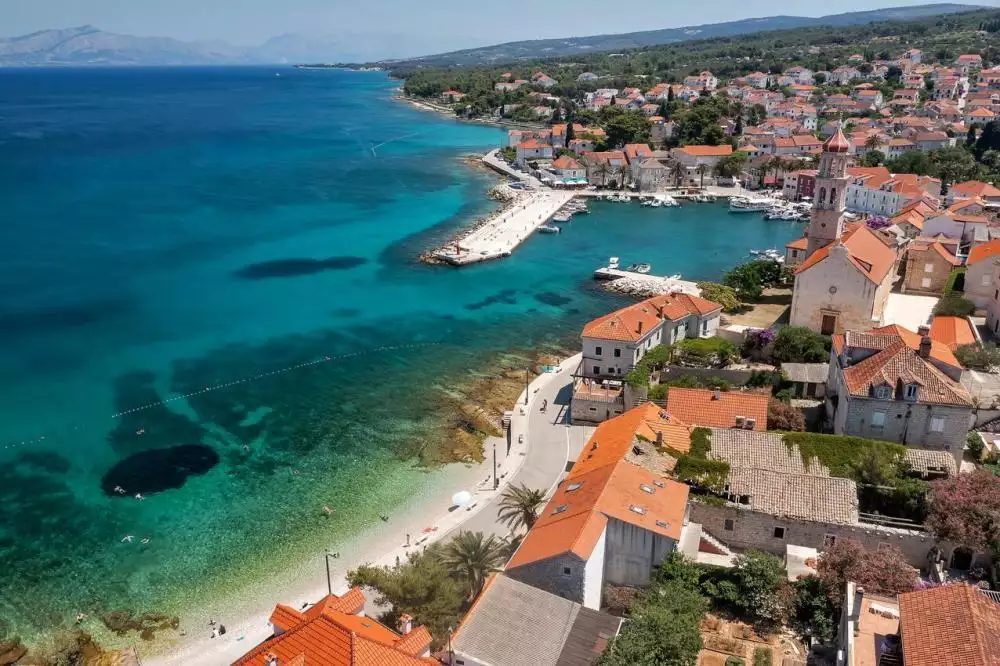 Villa 230m² in Croatia, Supetar. Priced at 1800000€ rent photo-21