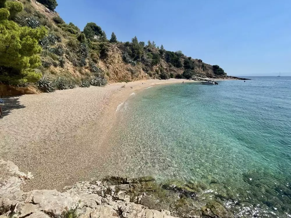 Villa 230m² in Croatia, Supetar. Priced at 1800000€ rent photo-22