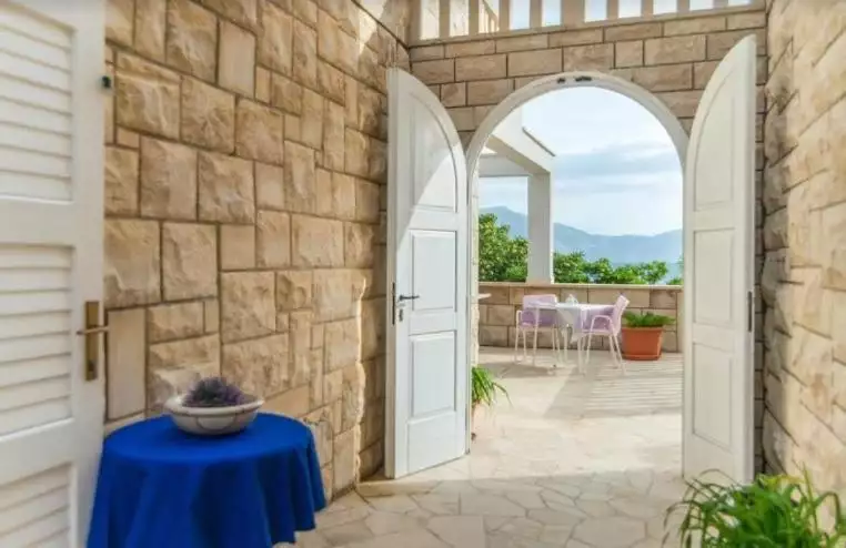 Hotels 399m² in Croatia, Povlja. Priced at 1100000€ rent photo-11