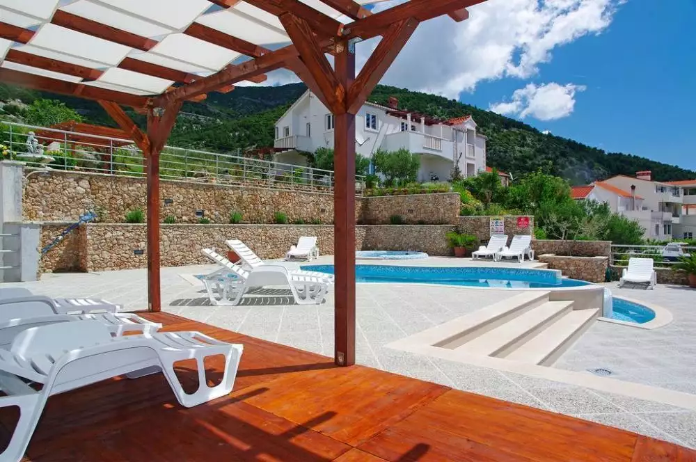 Hotels 900m² in France, Beaulieu-sur-Mer. Priced at 1600000€ rent photo-11