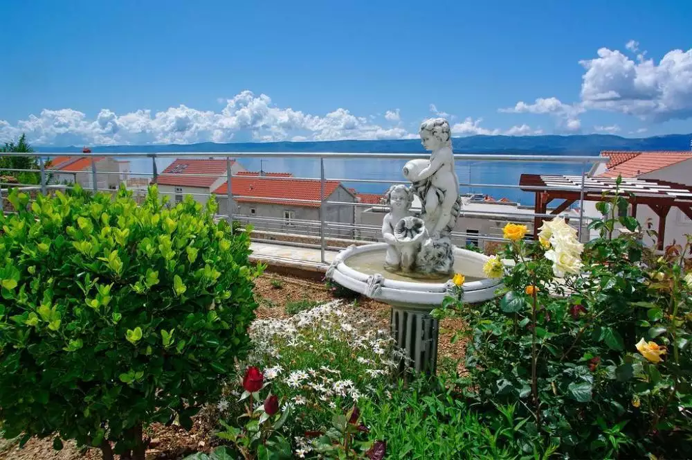 Hotels 900m² in France, Beaulieu-sur-Mer. Priced at 1600000€ rent photo-14