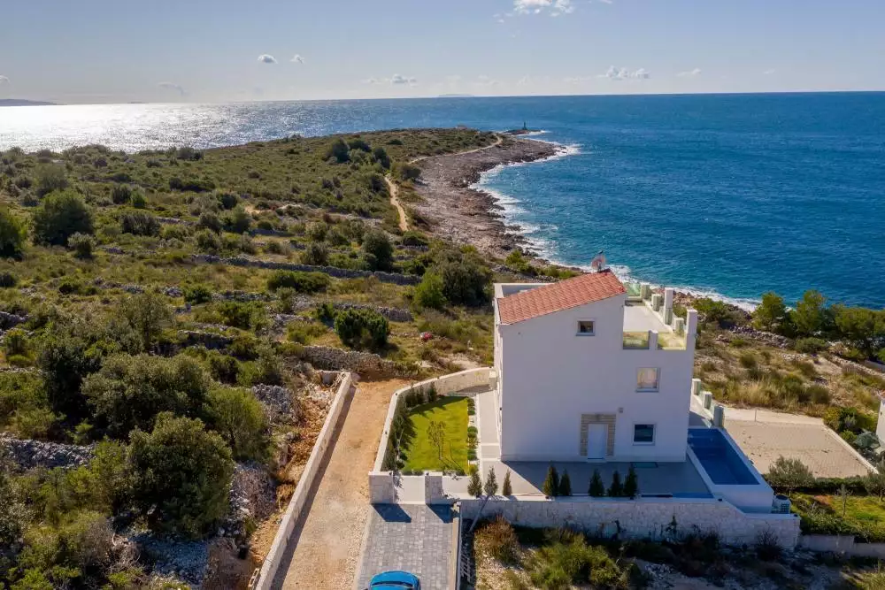 Villa 300m² in Croatia, Rogoznica. Priced at 1430000€ rent photo-3