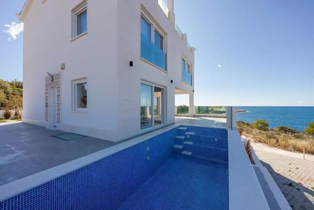 Villa 300m² in Croatia, Rogoznica. Priced at 1430000€ rent photo-4