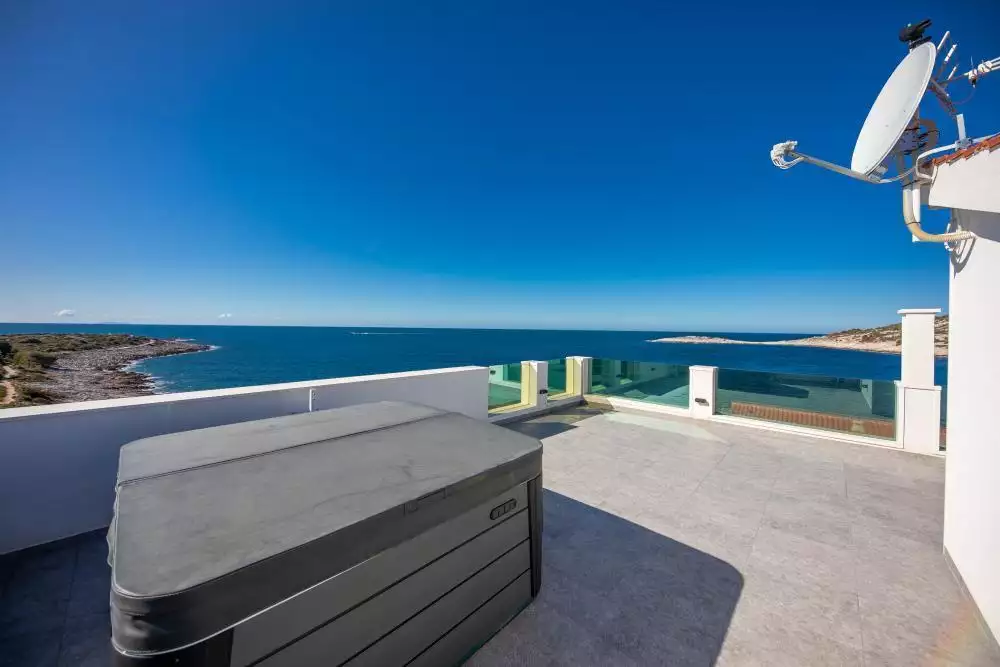 Villa 300m² in Croatia, Rogoznica. Priced at 1430000€ rent photo-12