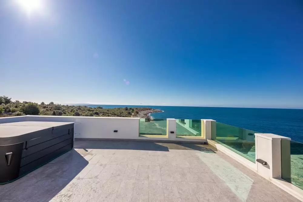 Villa 300m² in Croatia, Rogoznica. Priced at 1430000€ rent photo-16
