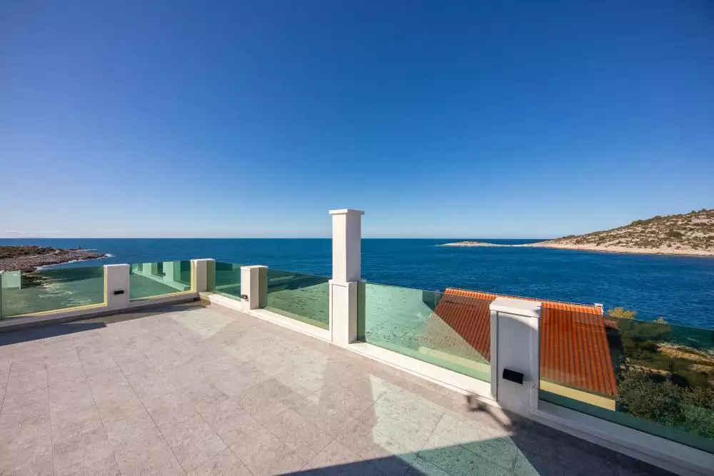 Villa 300m² in Croatia, Rogoznica. Priced at 1430000€ rent photo-17