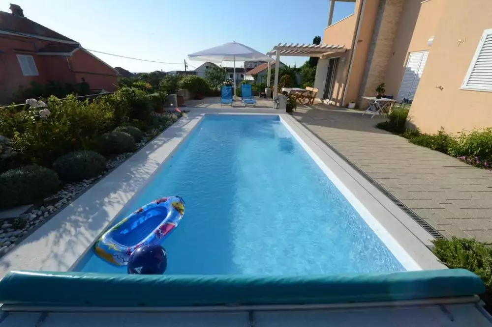 Villa 392m² in Croatia, Petrcane. Priced at 800000€ rent photo-2