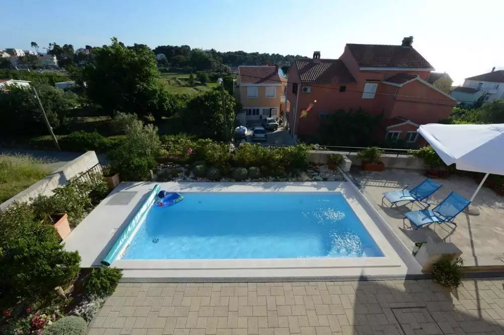 Villa 392m² in Croatia, Petrcane. Priced at 800000€ rent photo-3