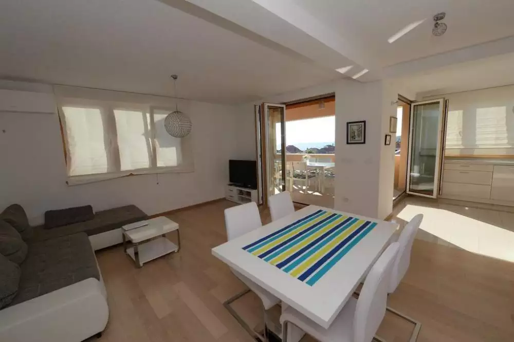 Villa 392m² in Croatia, Petrcane. Priced at 800000€ rent photo-15