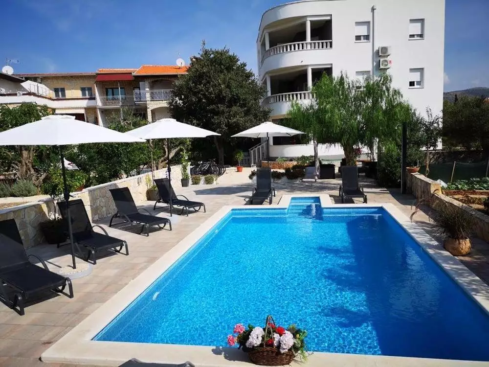 Hotels 400m² in Croatia, Rogoznica. Priced at 1500000€ rent photo-2
