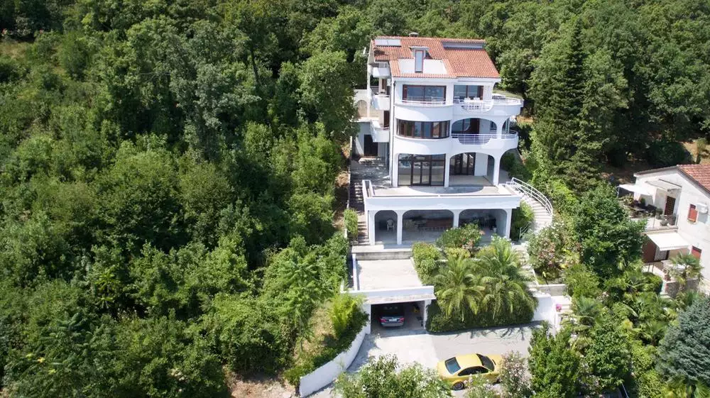 Villa 615m² in Croatia, Opatija. Priced at 1800000€ rent photo-3