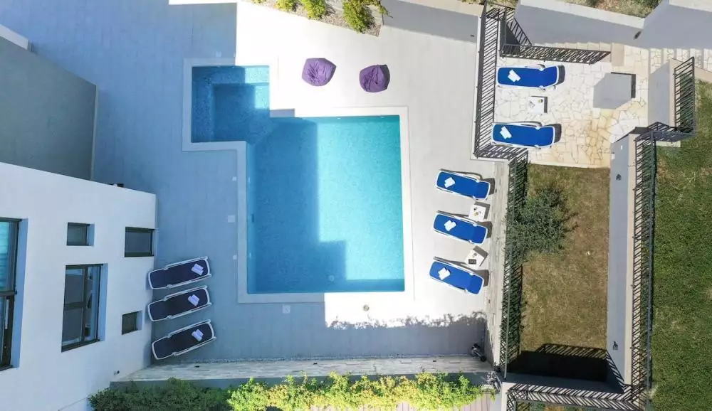Villa 385m² in Croatia, Strozanac. Priced at 1375000€ rent photo-3